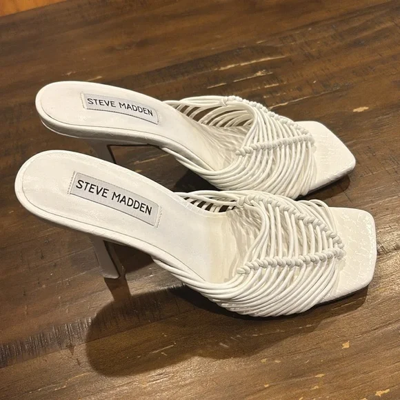NWT Steve Madden Bond Heels in White - Picture 4 of 8